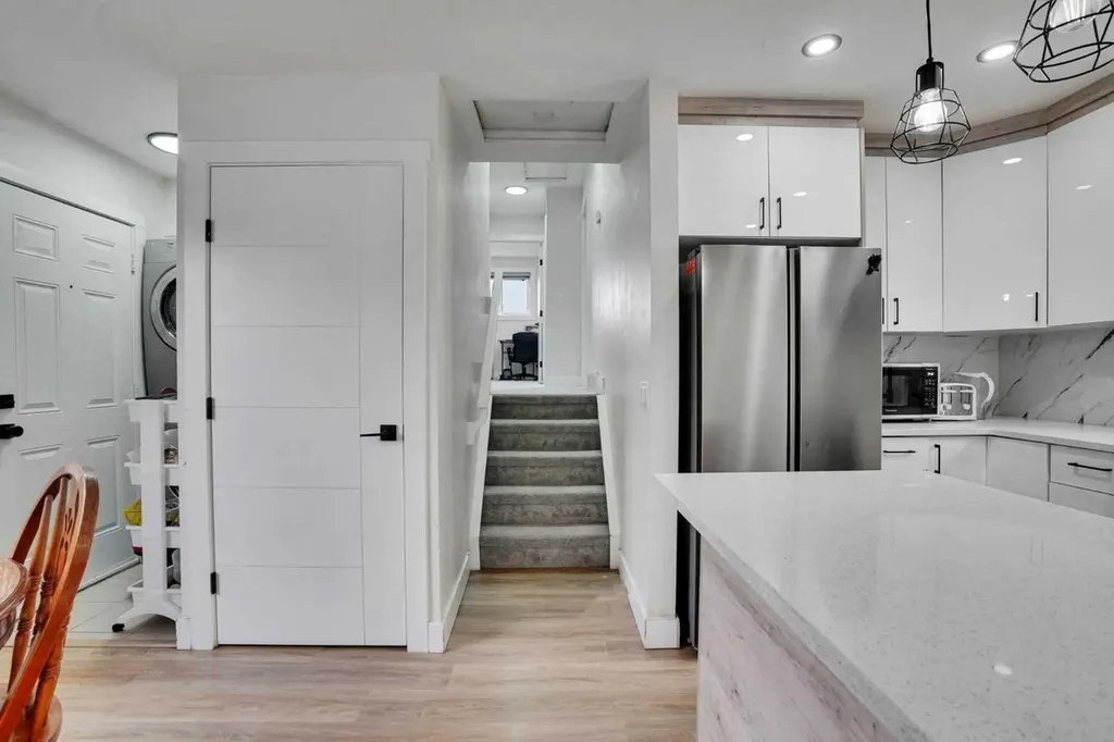 51 Taraglen Road NE Calgary AB t3j 2n8