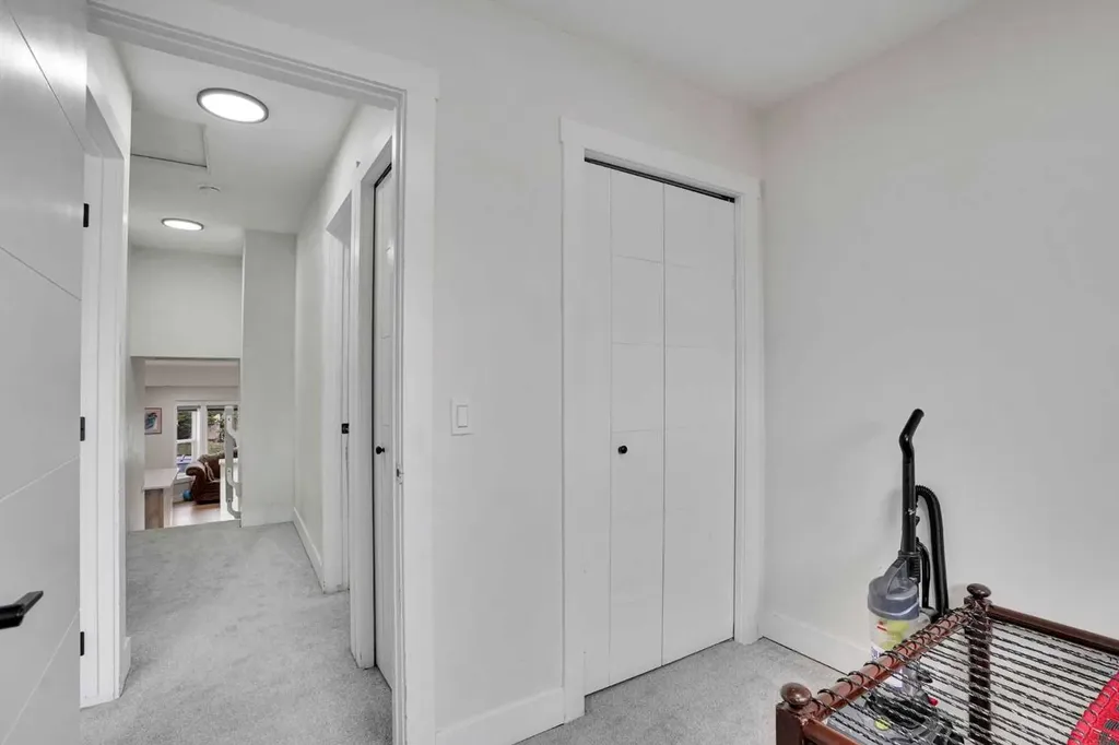 51 Taraglen Road NE Calgary AB t3j 2n8