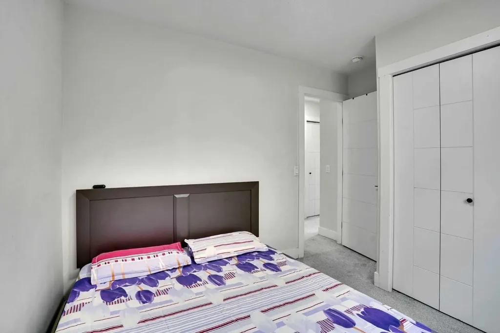 51 Taraglen Road NE Calgary AB t3j 2n8