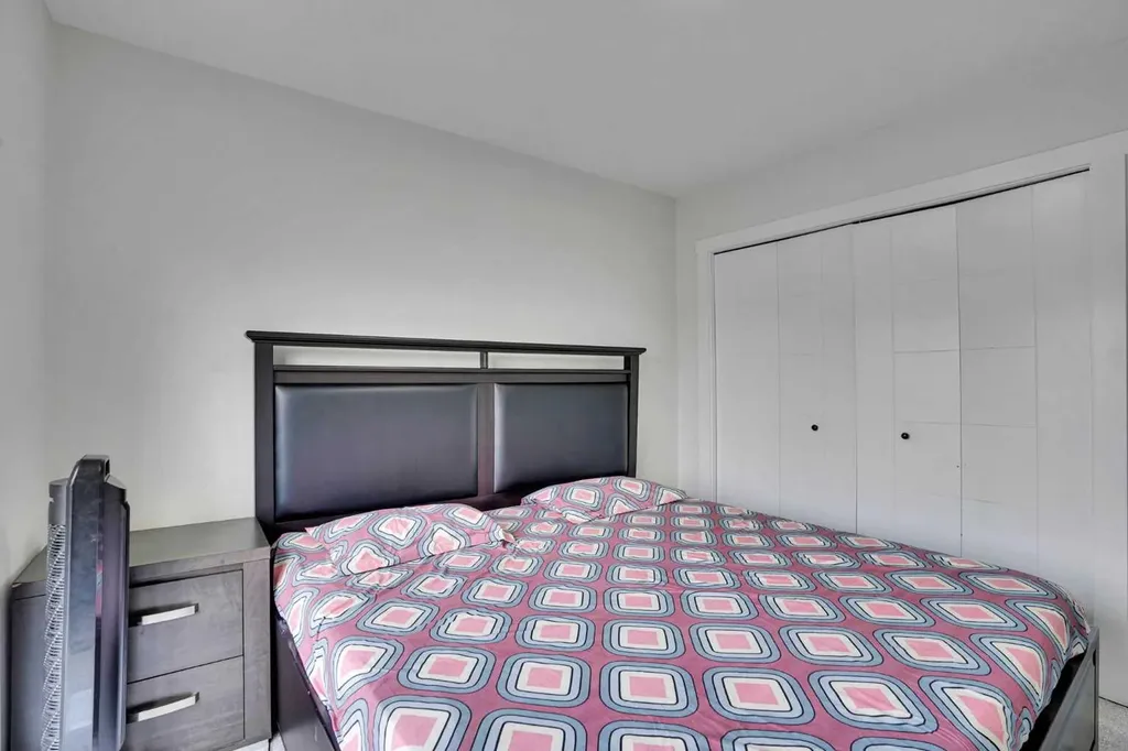 51 Taraglen Road NE Calgary AB t3j 2n8