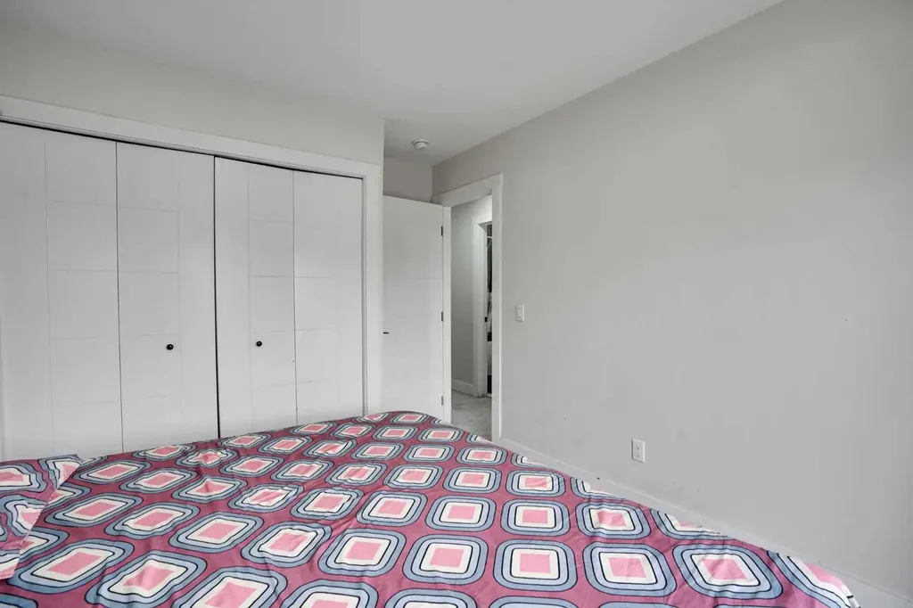 51 Taraglen Road NE Calgary AB t3j 2n8
