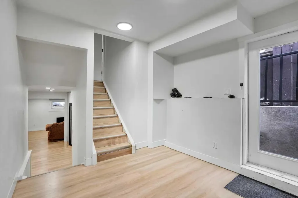 51 Taraglen Road NE Calgary AB t3j 2n8