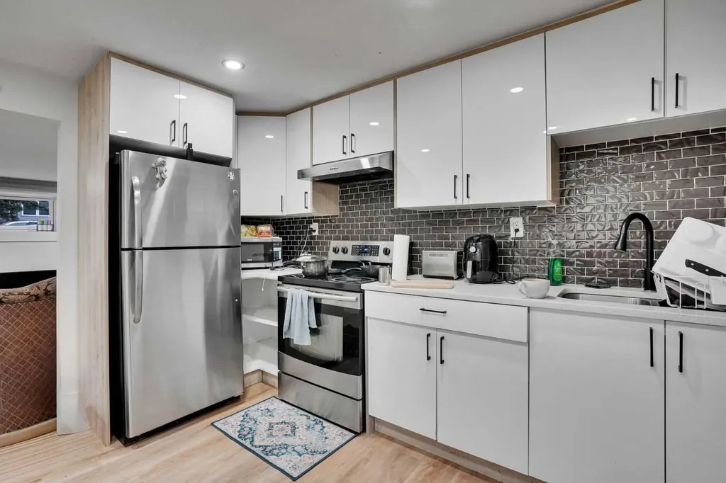 51 Taraglen Road NE Calgary AB t3j 2n8