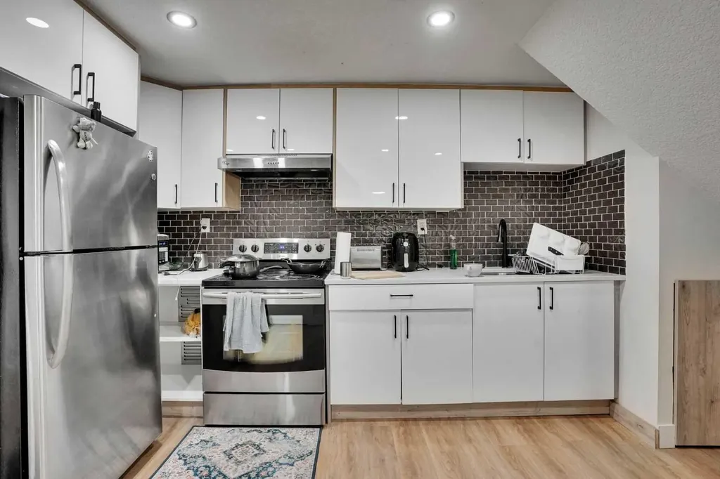 51 Taraglen Road NE Calgary AB t3j 2n8