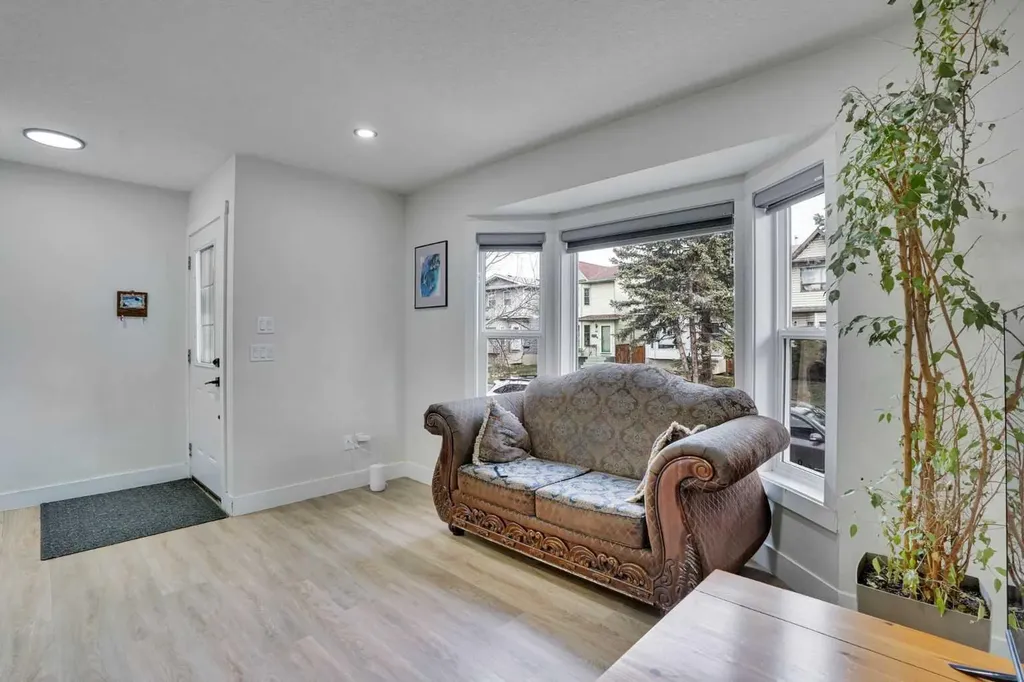 51 Taraglen Road NE Calgary AB t3j 2n8