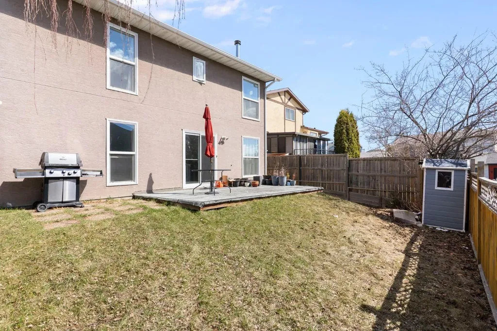 8 Hawkfield Crescent NW Calgary AB T3G 1Z5