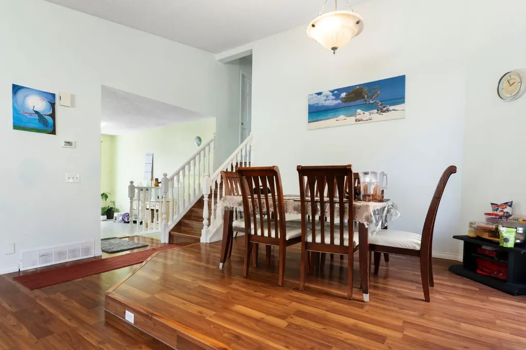 8 Hawkfield Crescent NW Calgary AB T3G 1Z5