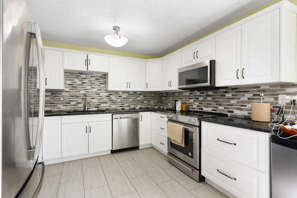 8 Hawkfield Crescent NW Calgary AB T3G 1Z5