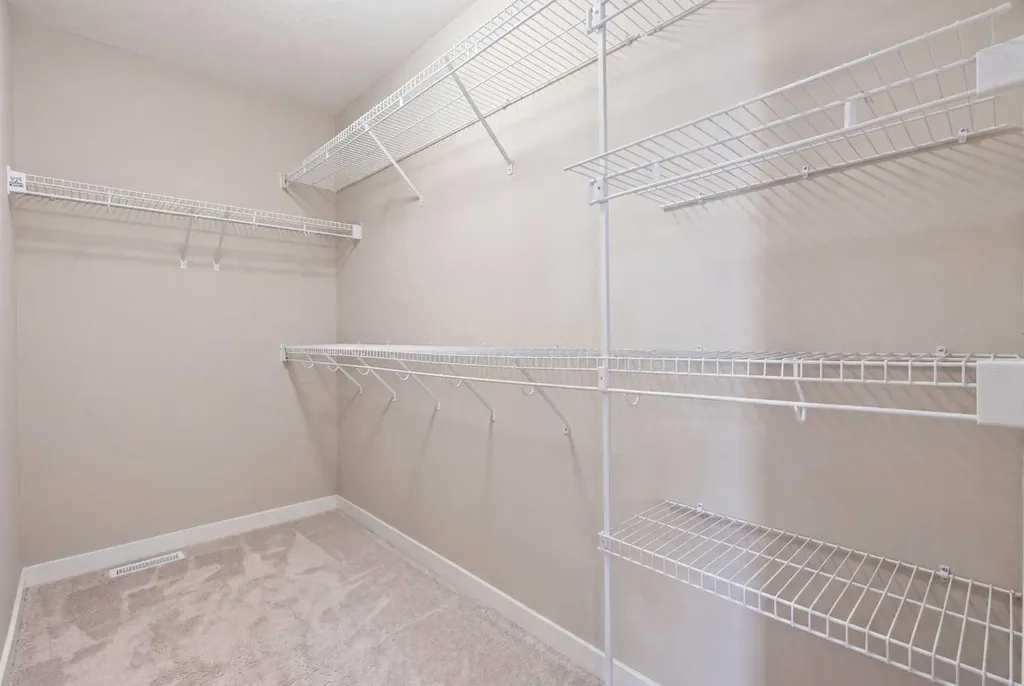 2620 Ravenslea Gardens SE Airdrie AB T4A0T2