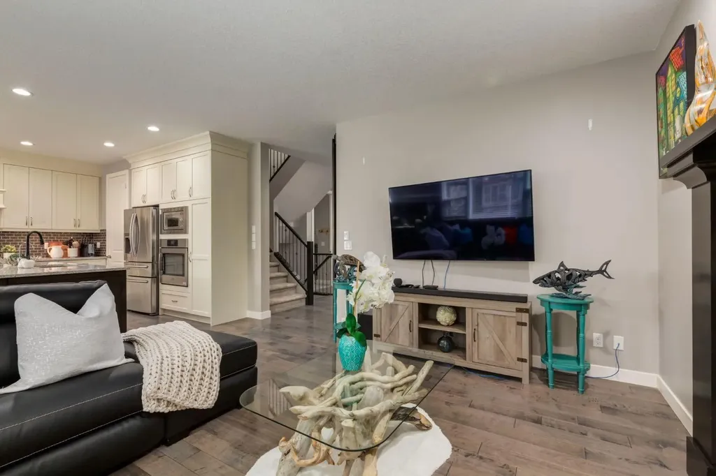 39 Cranbrook Crescent SE Calgary AB T3M 0W9