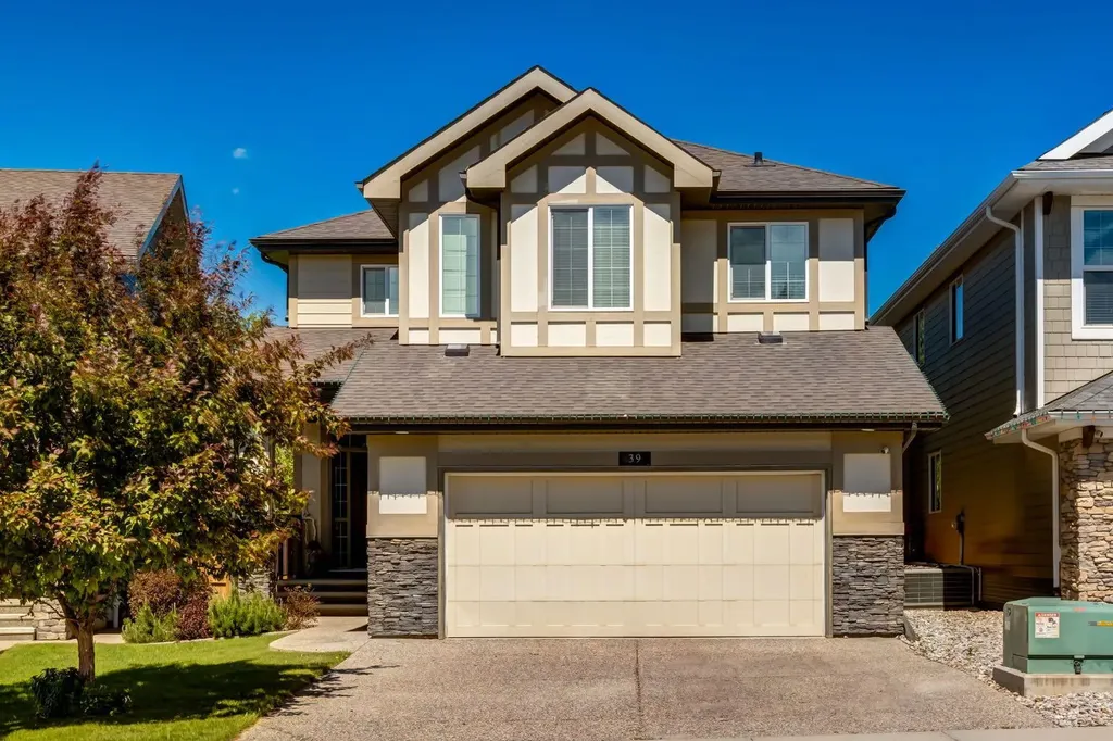 39 Cranbrook Crescent SE Calgary AB T3M 0W9
