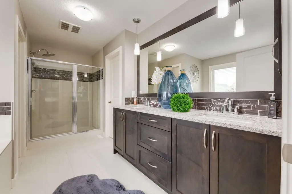 39 Cranbrook Crescent SE Calgary AB T3M 0W9