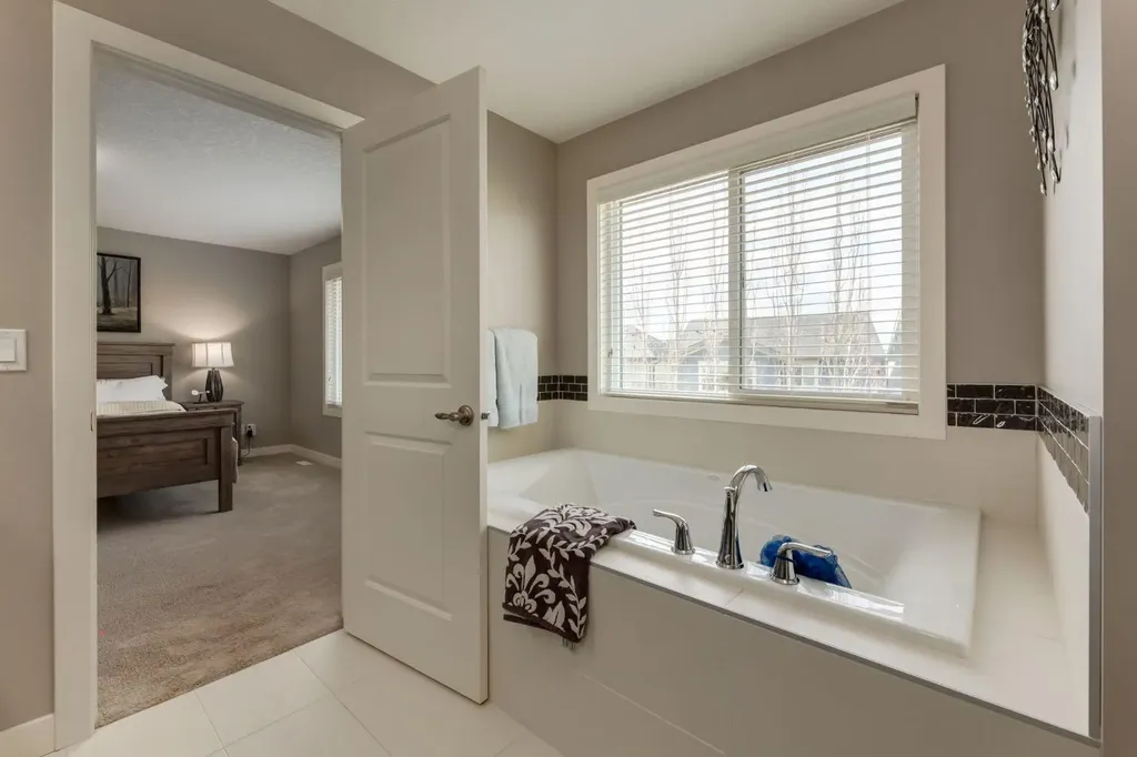 39 Cranbrook Crescent SE Calgary AB T3M 0W9