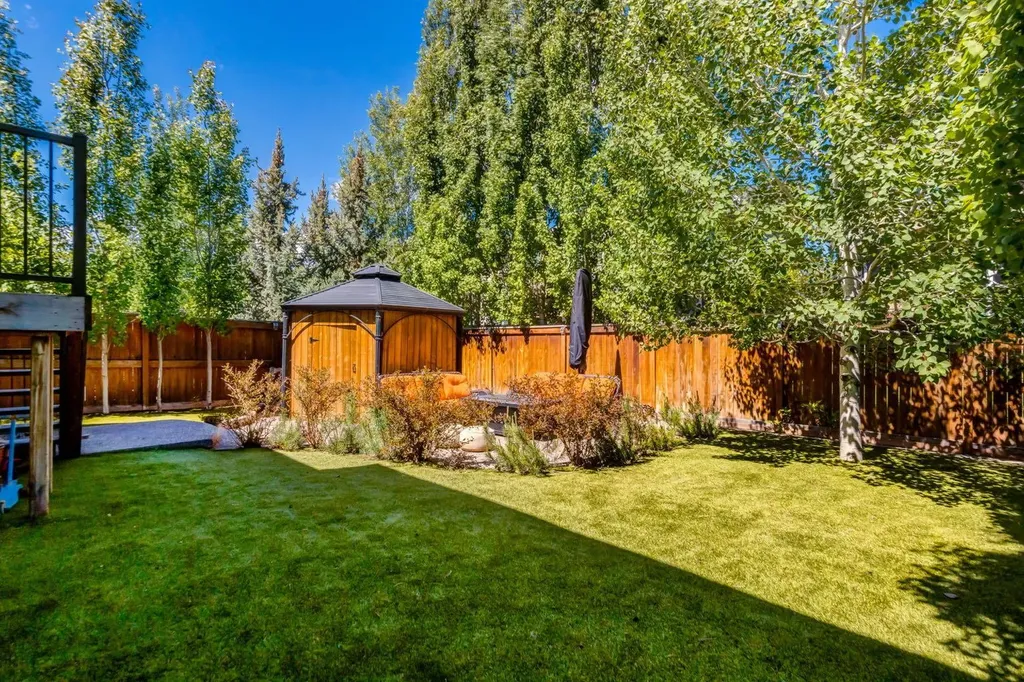 39 Cranbrook Crescent SE Calgary AB T3M 0W9