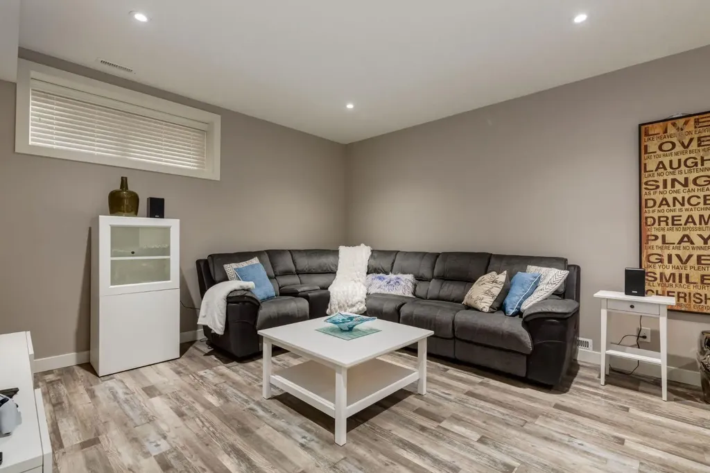 39 Cranbrook Crescent SE Calgary AB T3M 0W9