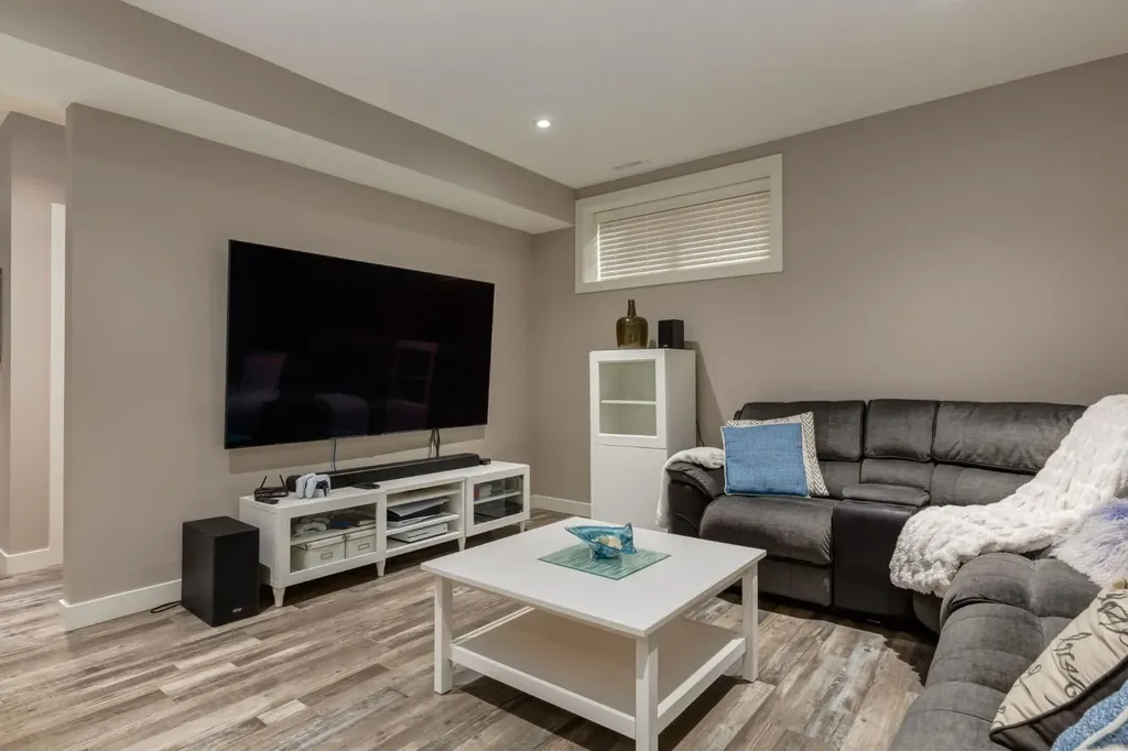 39 Cranbrook Crescent SE Calgary AB T3M 0W9