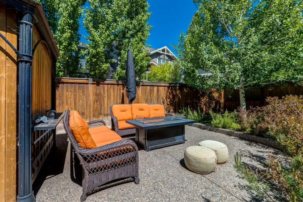 39 Cranbrook Crescent SE Calgary AB T3M 0W9