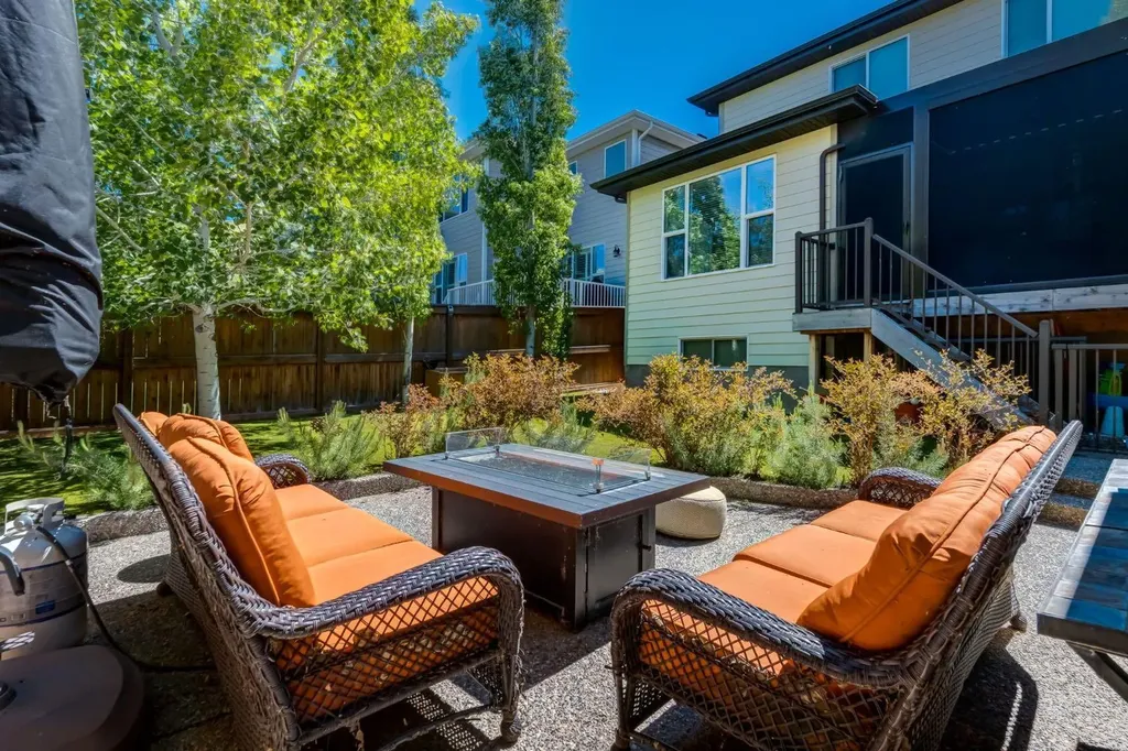 39 Cranbrook Crescent SE Calgary AB T3M 0W9