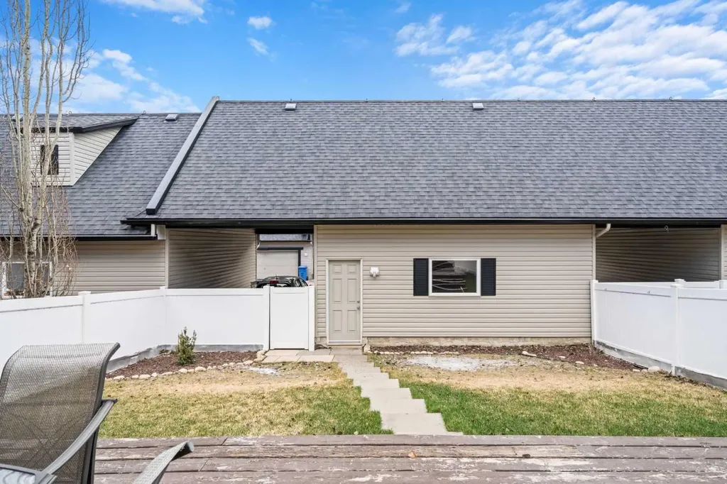 115 Drake Landing Court Okotoks AB T1S 2M3