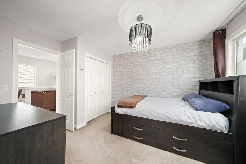 115 Drake Landing Court Okotoks AB T1S 2M3