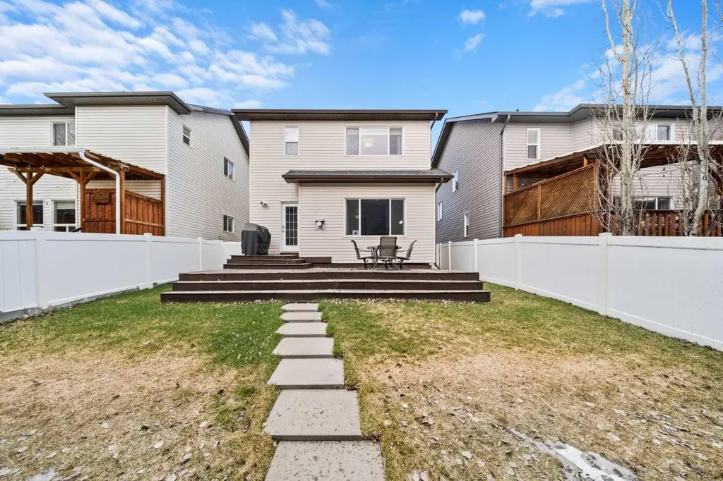 115 Drake Landing Court Okotoks AB T1S 2M3