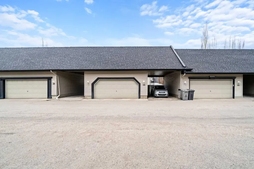 115 Drake Landing Court Okotoks AB T1S 2M3