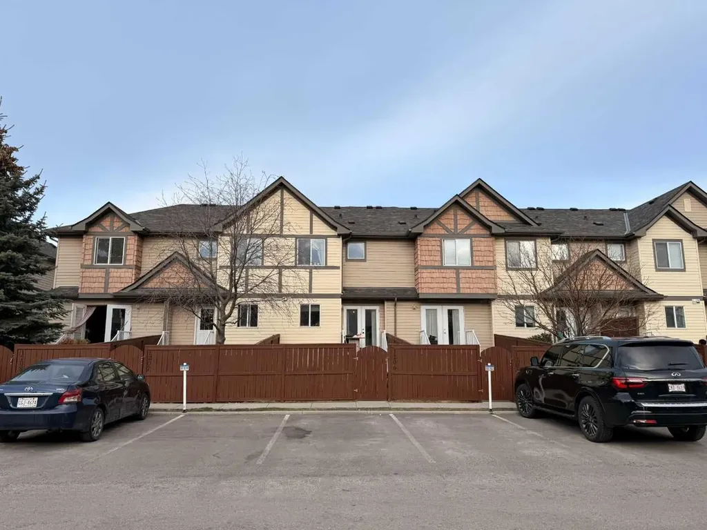 2445 Kingsland Road SE Airdrie AB T4A 0B6