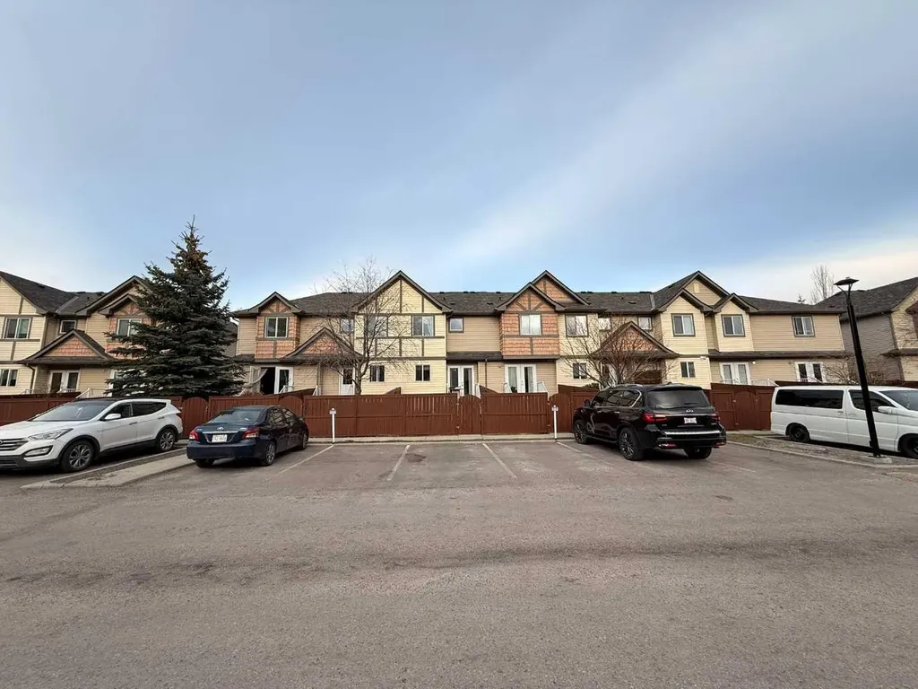 2445 Kingsland Road SE Airdrie AB T4A 0B6