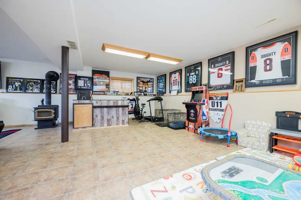 1052 10 Street Beaverlodge AB T0H 0C0