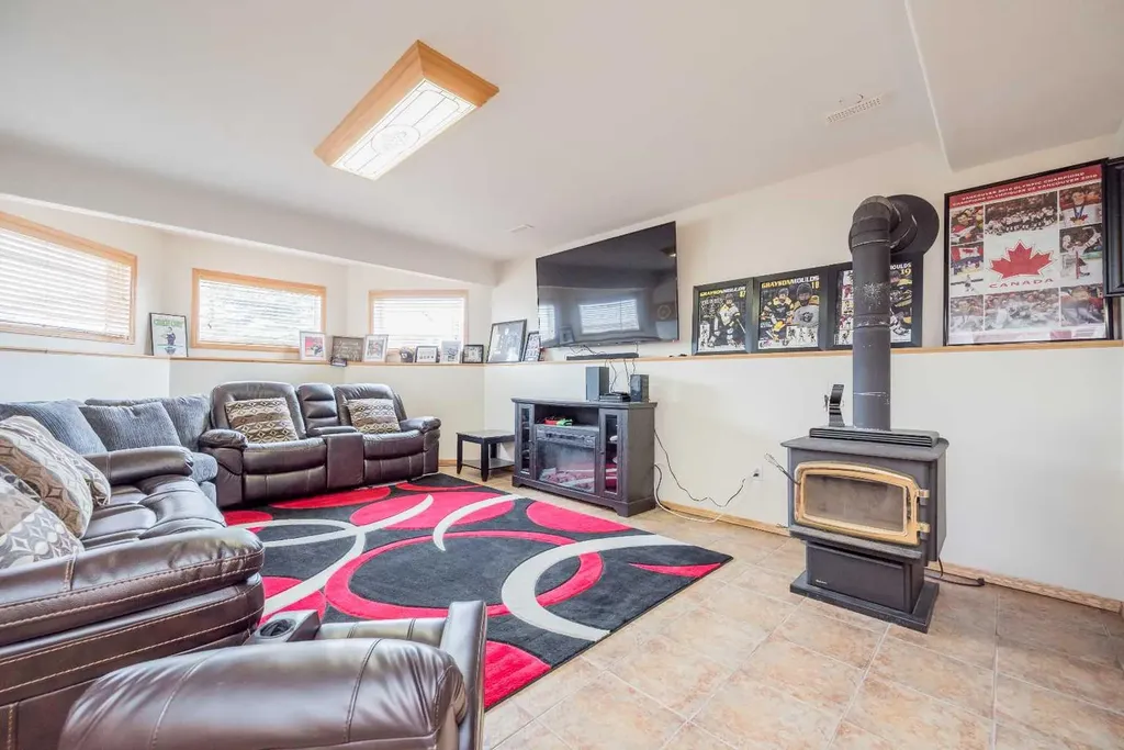 1052 10 Street Beaverlodge AB T0H 0C0