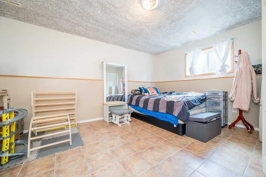 1052 10 Street Beaverlodge AB T0H 0C0
