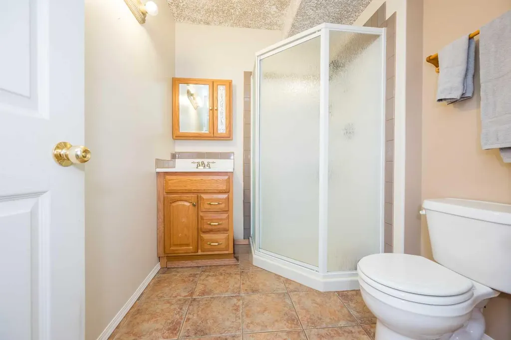 1052 10 Street Beaverlodge AB T0H 0C0