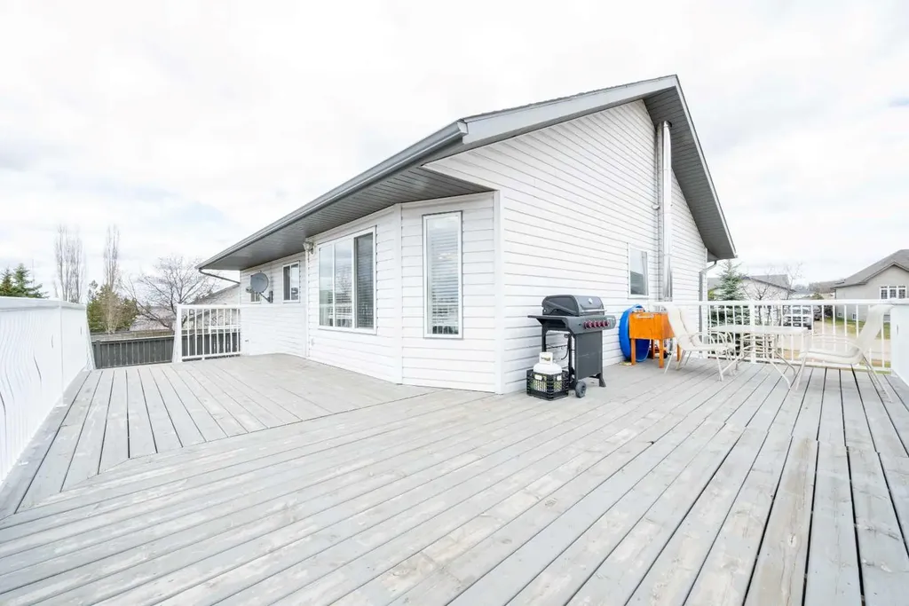 1052 10 Street Beaverlodge AB T0H 0C0