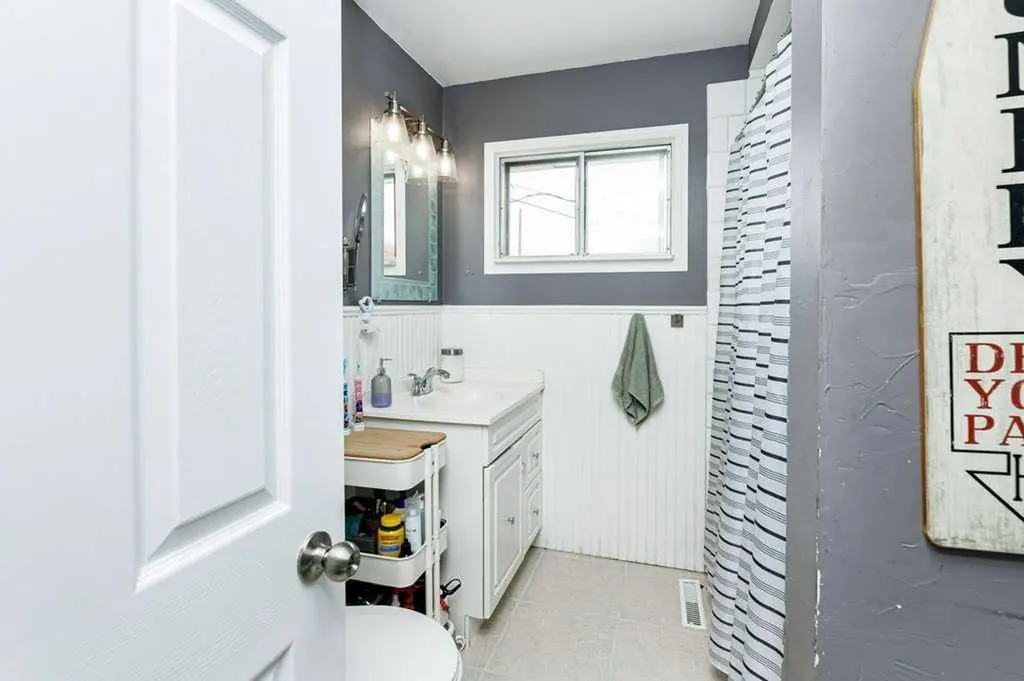 5209 Wilson Street Blackfalds AB T0M 0J0