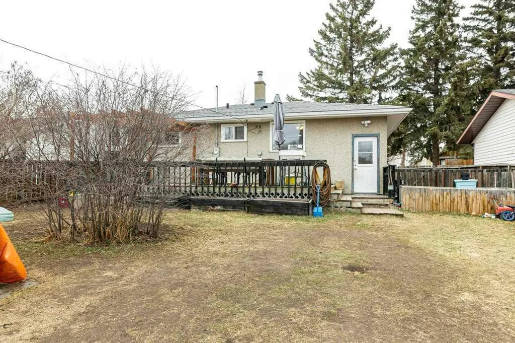 5209 Wilson Street Blackfalds AB T0M 0J0