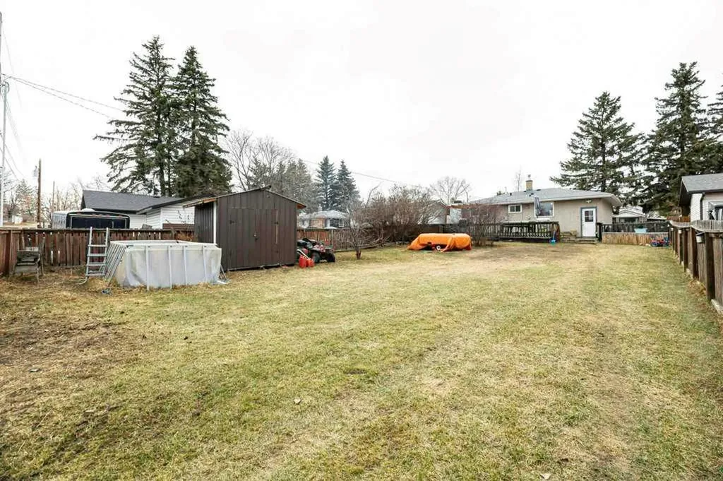 5209 Wilson Street Blackfalds AB T0M 0J0