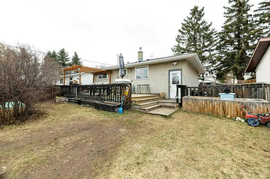 5209 Wilson Street Blackfalds AB T0M 0J0