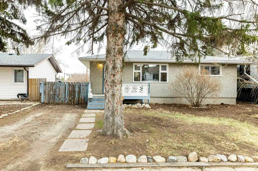 5209 Wilson Street Blackfalds AB T0M 0J0