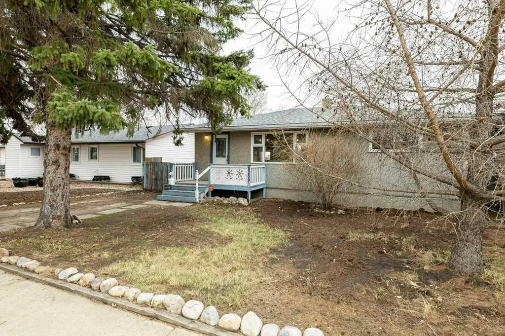 5209 Wilson Street Blackfalds AB T0M 0J0