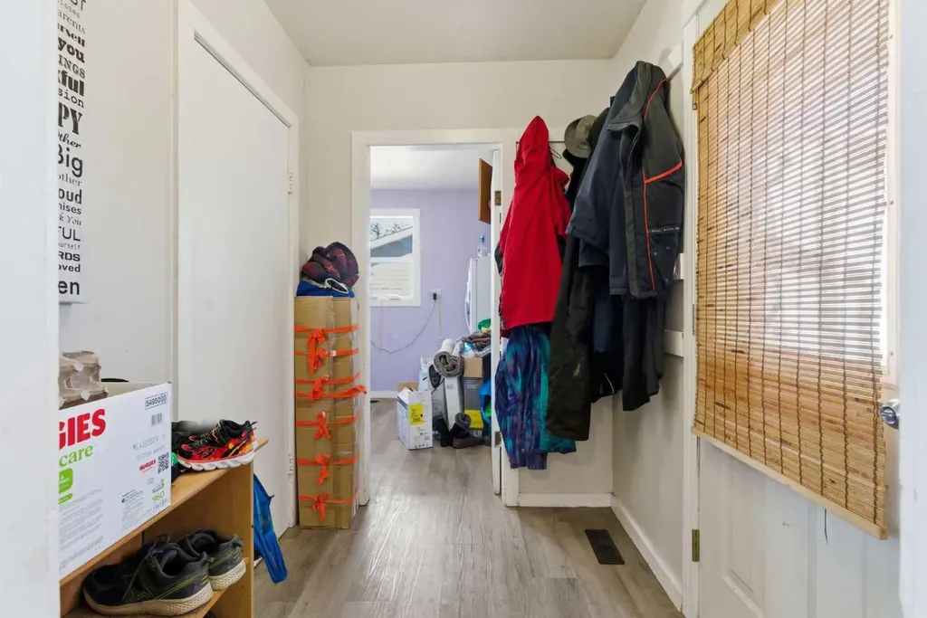 320 7 Avenue NE Three Hills AB T0M 2N0