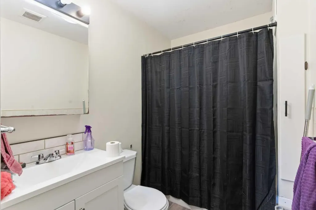 320 7 Avenue NE Three Hills AB T0M 2N0