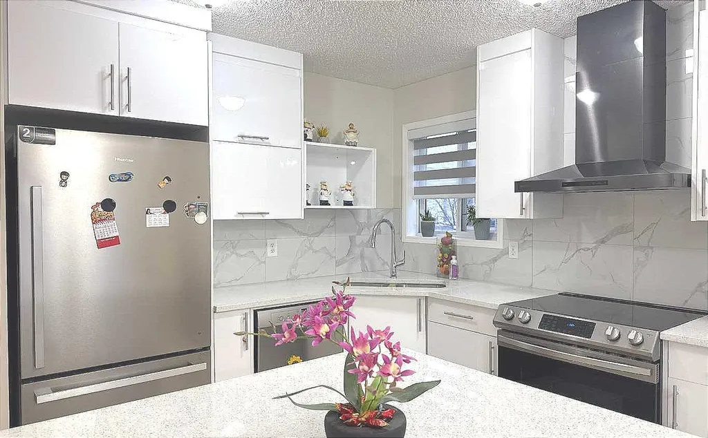 86 Harvest Rose Circle NE Calgary AB T3K 4M7