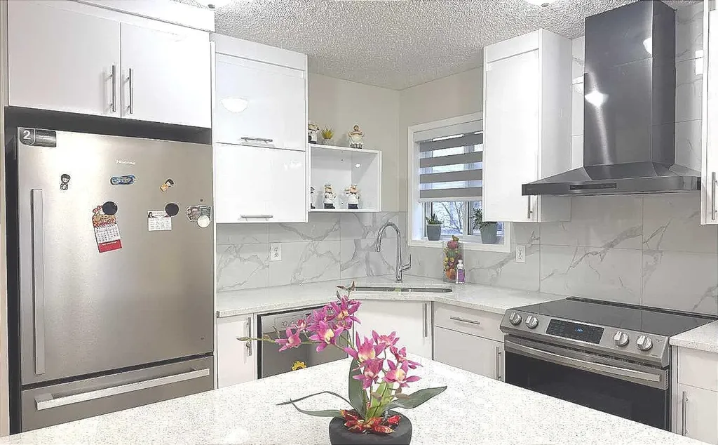 86 Harvest Rose Circle NE Calgary AB T3K 4M7