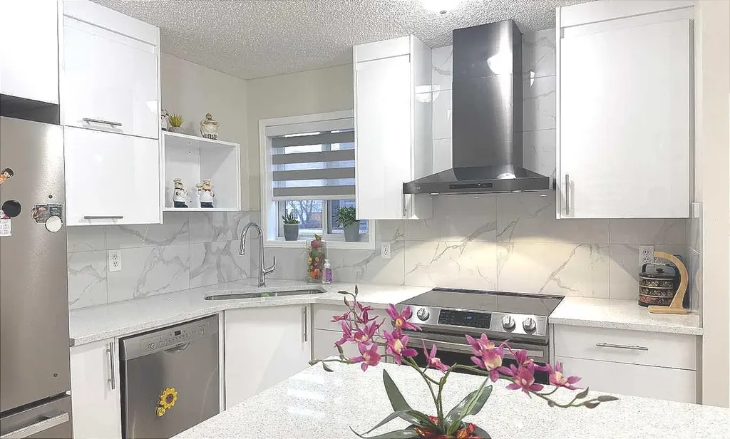 86 Harvest Rose Circle NE Calgary AB T3K 4M7