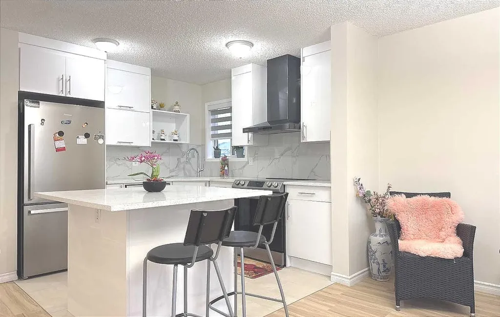86 Harvest Rose Circle NE Calgary AB T3K 4M7
