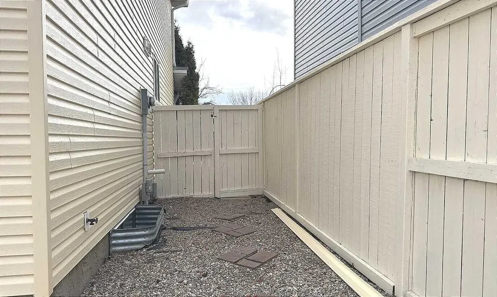 86 Harvest Rose Circle NE Calgary AB T3K 4M7