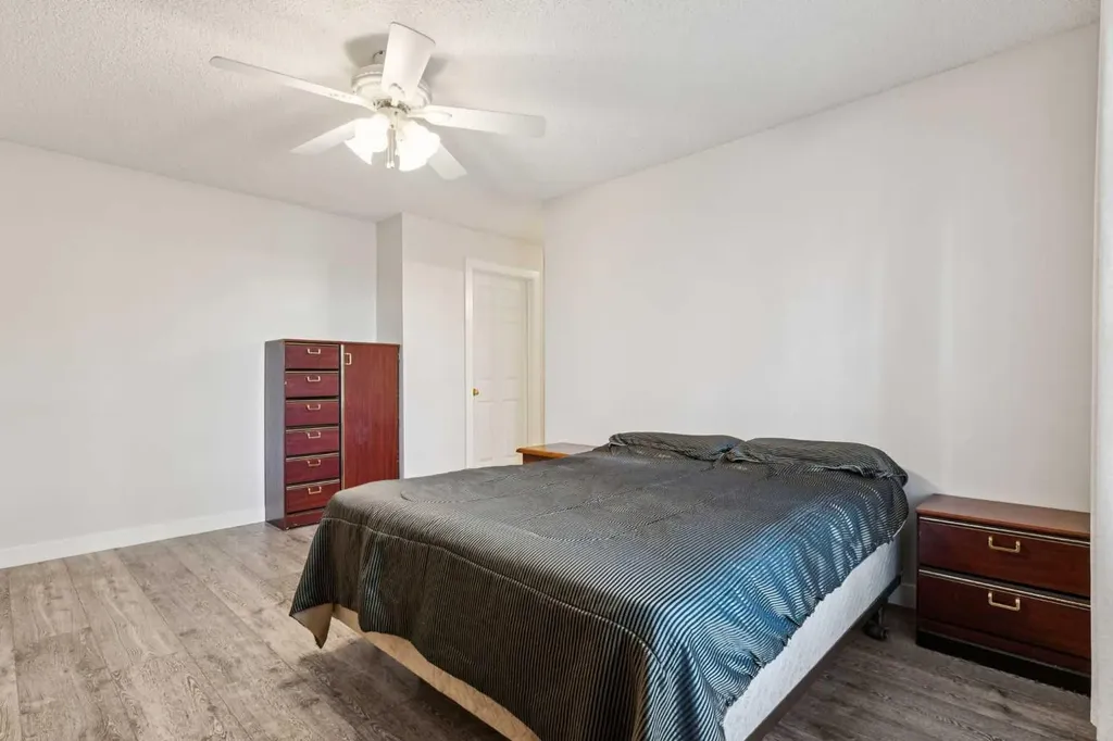 7171 Coach Hill Road SW Calgary AB T3H 3R7