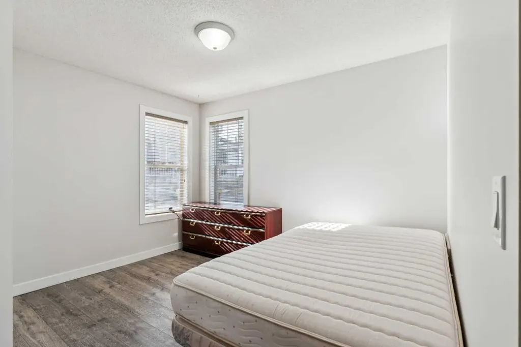 7171 Coach Hill Road SW Calgary AB T3H 3R7