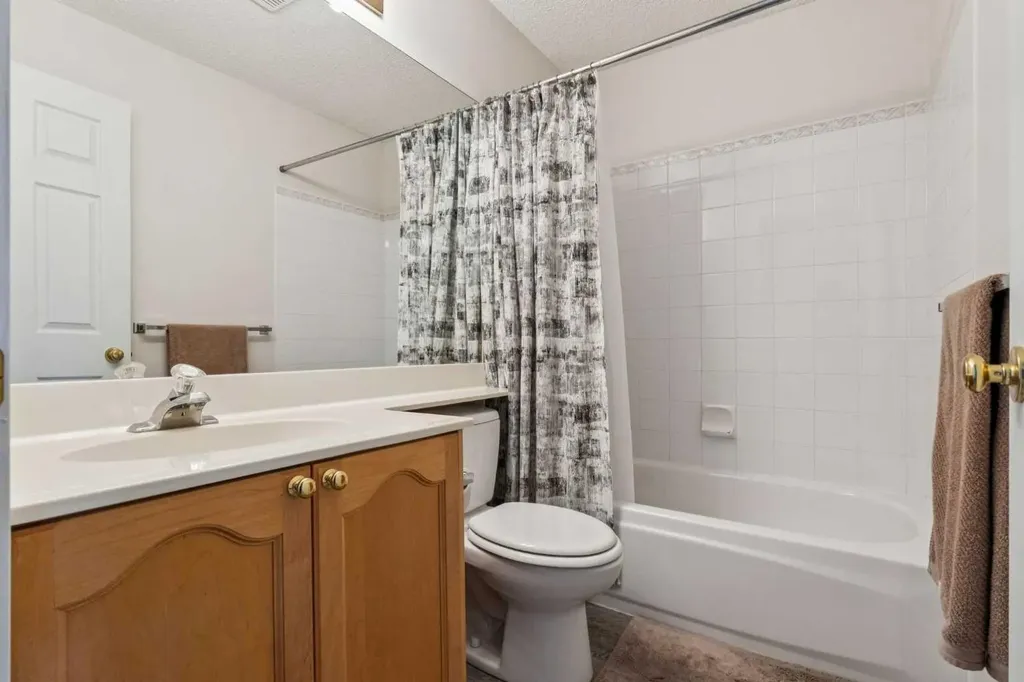 7171 Coach Hill Road SW Calgary AB T3H 3R7