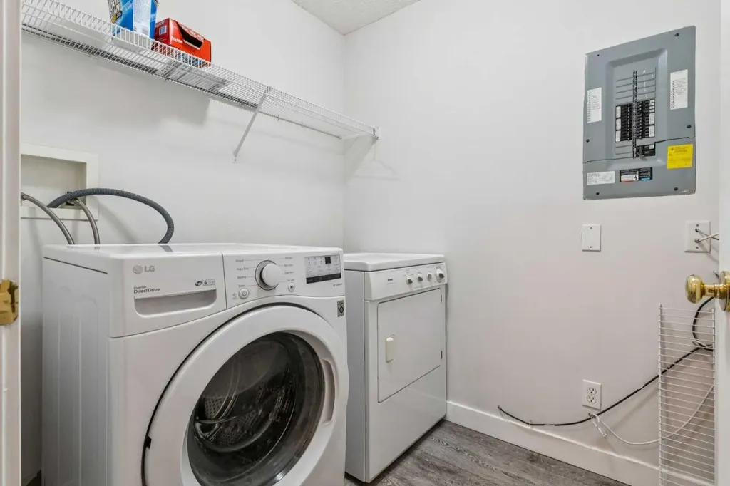 7171 Coach Hill Road SW Calgary AB T3H 3R7